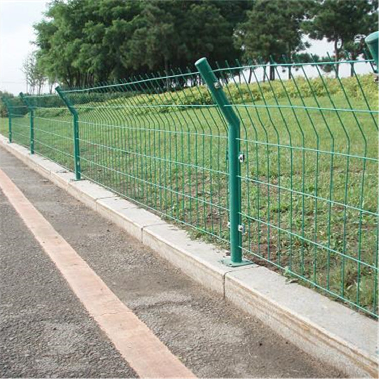 公路護(hù)欄網(wǎng)案例展示圖片3 公路護(hù)欄網(wǎng)案例展示圖片3