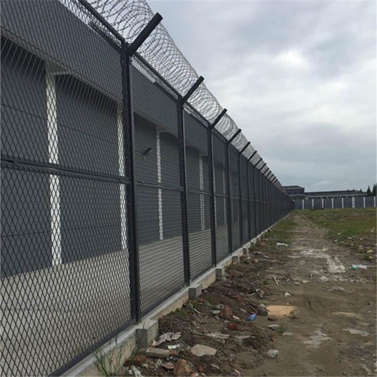 監(jiān)獄防攀越隔離網案例展示圖片3 監(jiān)獄防攀越隔離網案例展示圖片3