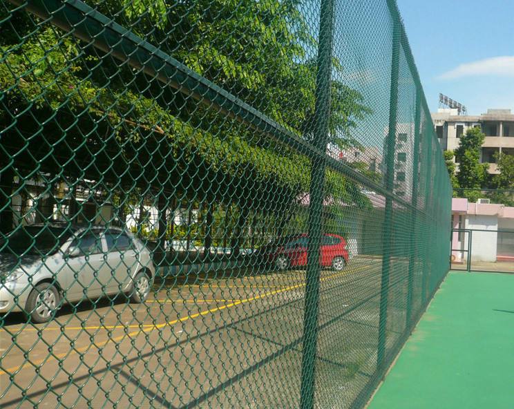 球場(chǎng)圍欄網(wǎng)的應(yīng)用及安裝圖片3 球場(chǎng)圍欄網(wǎng)的應(yīng)用及安裝圖片3